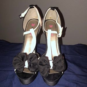 Women peep toe bow heels